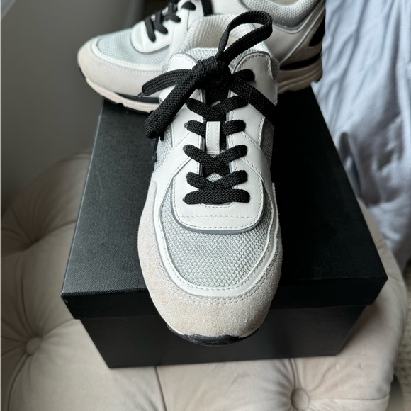 CHANEL SNEAKERS. White/grey/silvr/blk. 2022 collection. Excellent condition! - Picture 10 of 11